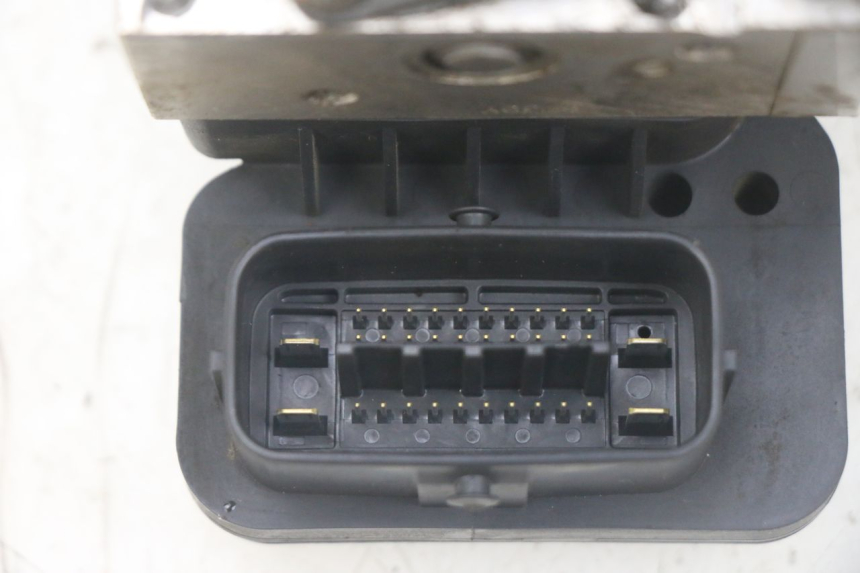 photo de ABS PUMP YAMAHA FJR ABS 1300 (2006 - 2012) - Technical close-up