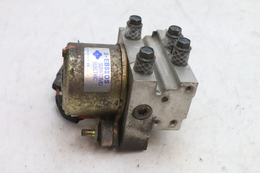 photo de ABS PUMP YAMAHA FJR 1300 (2001 - 2005) - Zoom on usage condition