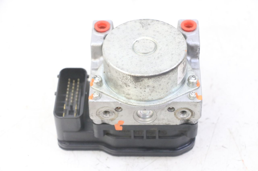 photo de ABS PUMP HONDA FORZA ABS 300 (2013 - 2017) - Surface and material condition