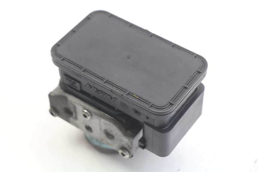 photo de ABS PUMP HONDA FORZA 125 (2015 - 2016) - Alternative perspective