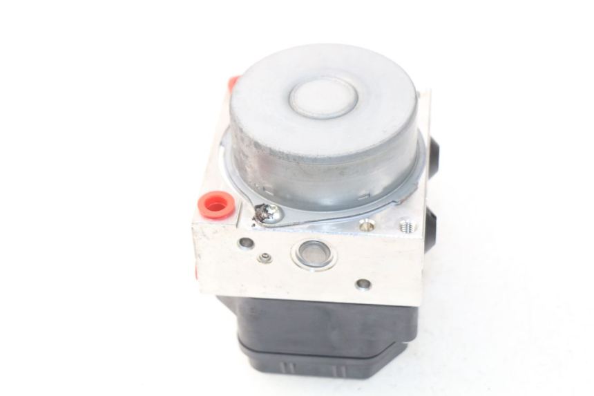 photo de ABS PUMP YAMAHA FZ8 800 (2010 - 2016) - Fixing points details