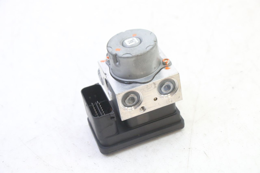 photo de ABS PUMP BMW G310 R 310 (2016 - 2020) - Alternative perspective