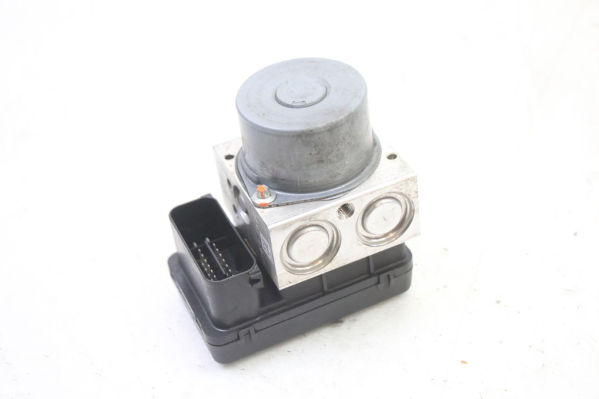 photo de ABS PUMP SUZUKI GSR 750 (2011 - 2017) - Alternative perspective