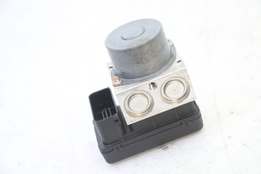 photo de ABS PUMP SUZUKI GSR 750 (2011 - 2017) - Technical close-up