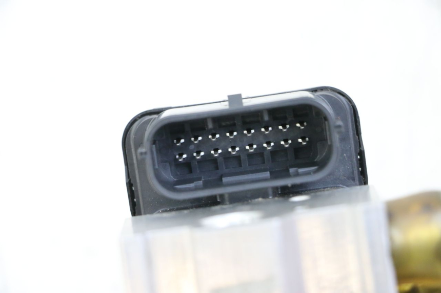 photo de ABS PUMP HUSQVARNA SVARTPILEN 401 (2018 - 2023) - Alternative perspective