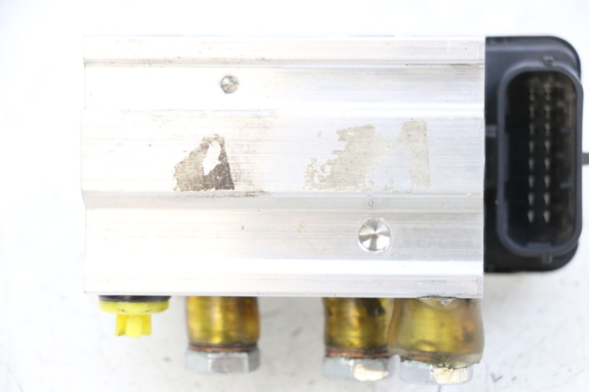 photo de ABS PUMP HUSQVARNA SVARTPILEN 401 (2018 - 2023) - Technical close-up