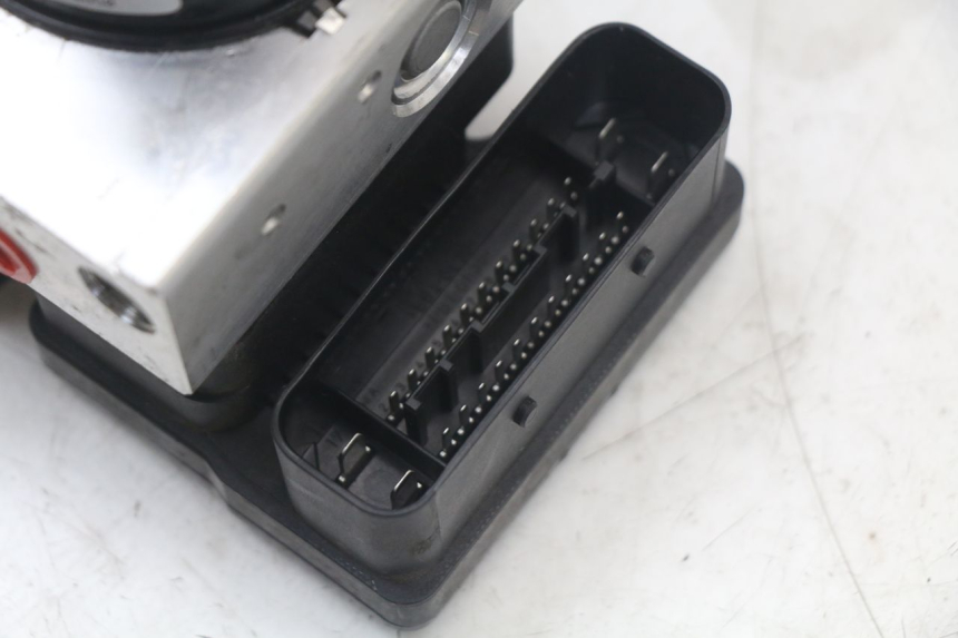 photo de ABS PUMP PIAGGIO MP3 HPE 350 (2018 - 2020) - Alternative perspective