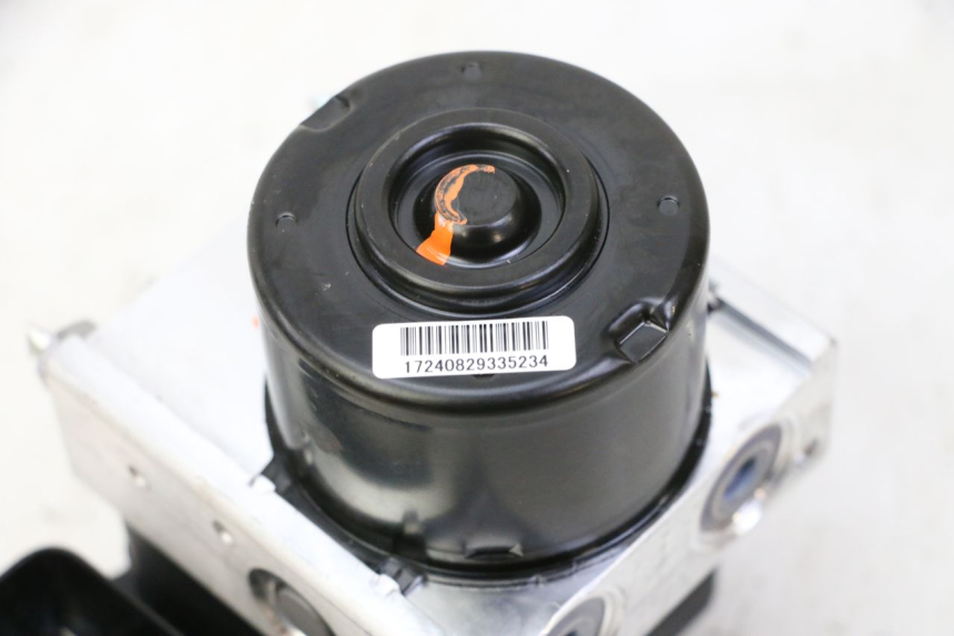 photo de ABS PUMP PIAGGIO MP3 HPE 310 (2024 - 2025) - Distinctive features