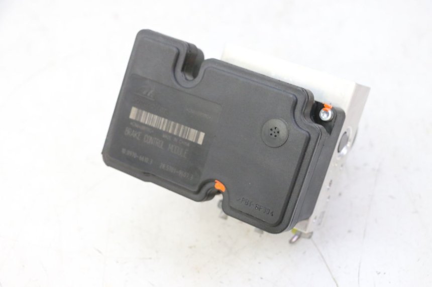 photo de ABS PUMP PIAGGIO MP3 HPE 310 (2024 - 2025) - Surface and material condition