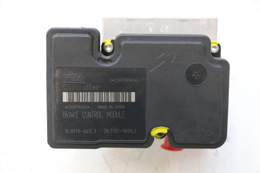 photo de ABS PUMP PIAGGIO MP3 HPE 530 (2022 - 2026) - Alternative perspective