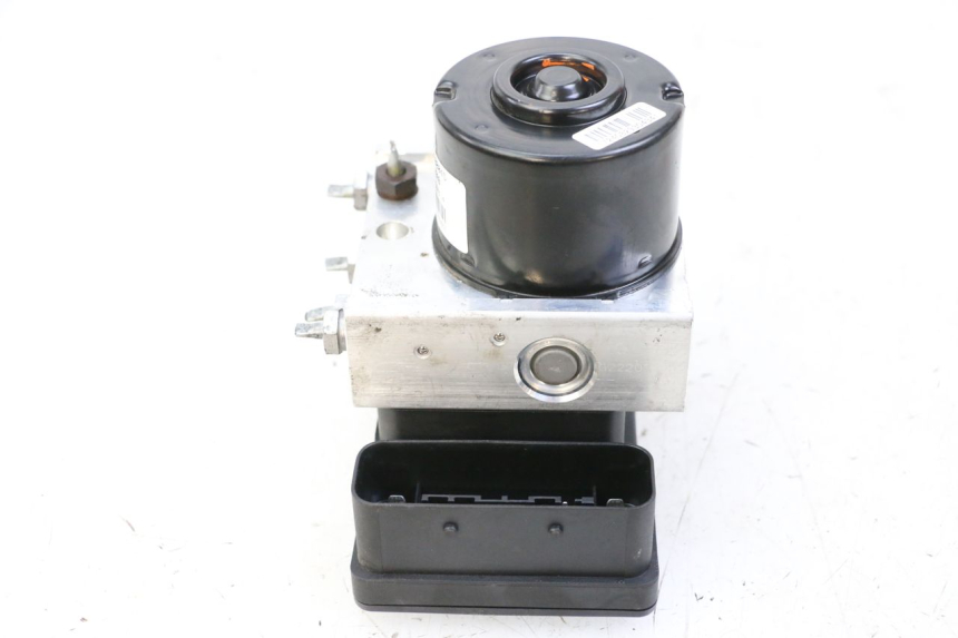 photo de ABS PUMP PIAGGIO MP3 500 (2014 - 2017) - High-resolution close-up