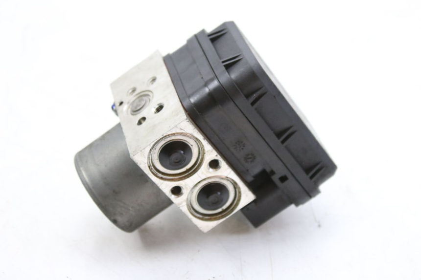 photo de ABS PUMP YAMAHA MT-07 MT07 700 (2018 - 2020) - Technical close-up