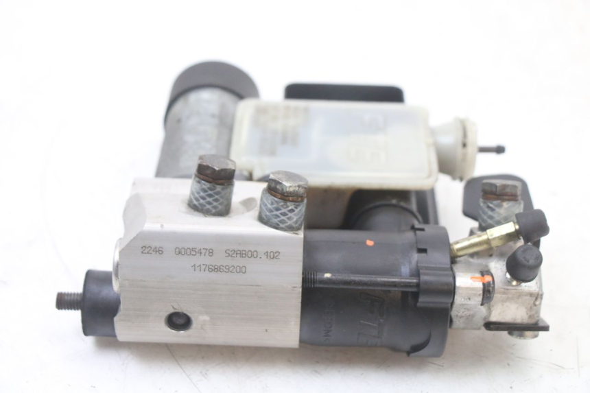 photo de ABS PUMP PEUGEOT SATELIS COMPRESSOR K15 125 (2006 - 2009) - Alternative perspective