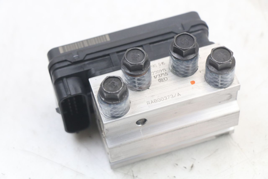 photo de ABS PUMP ROYAL ENFIELD CONTINENTAL GT 650 (2019 - 2024) - Zoom on usage condition