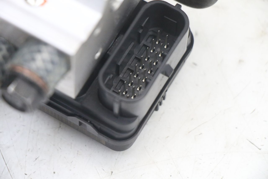 photo de ABS PUMP ROYAL ENFIELD HYMALAYAN 410 (2016 - 2023) - Zoom on usage condition