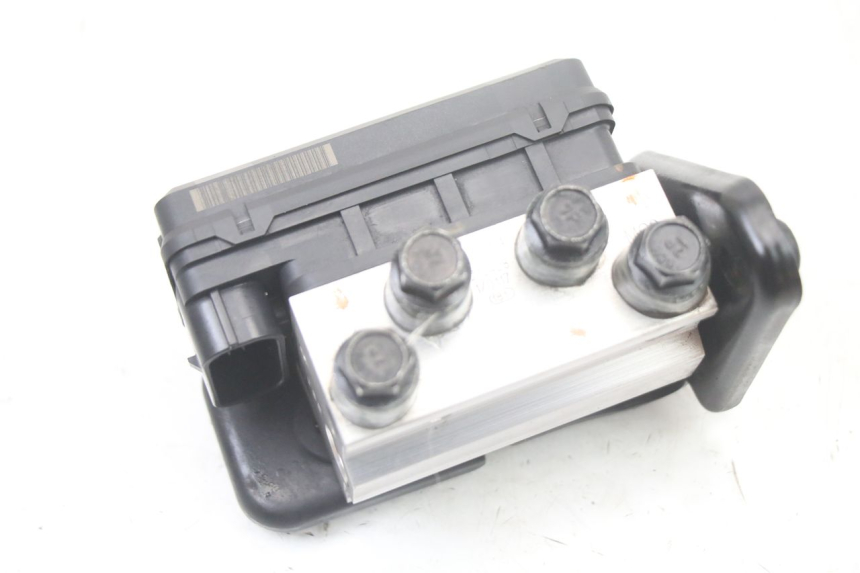 photo de ABS PUMP ROYAL ENFIELD HYMALAYAN 410 (2016 - 2023) - Technical close-up