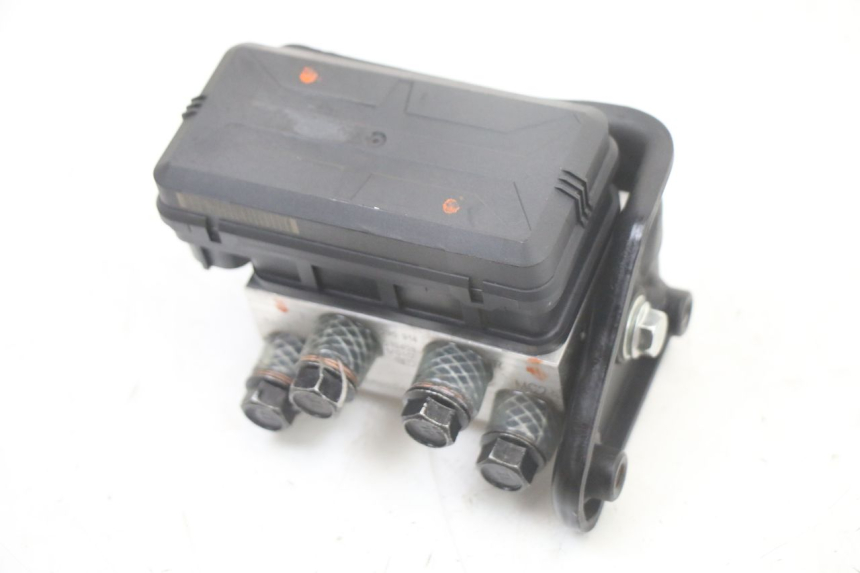 photo de ABS PUMP ROYAL ENFIELD HYMALAYAN 410 (2016 - 2023) - Fixing points details