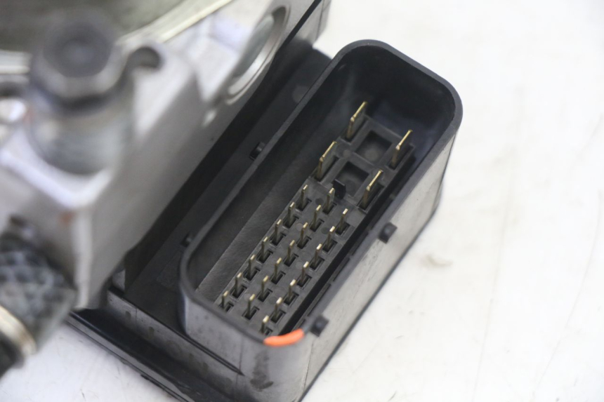 photo de ABS PUMP PEUGEOT SATELIS 125 (2013 - 2018) - Zoom on usage condition