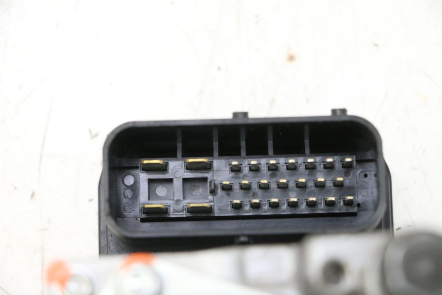 photo de ABS PUMP PEUGEOT SATELIS 125 (2013 - 2018) - Zoom on usage condition