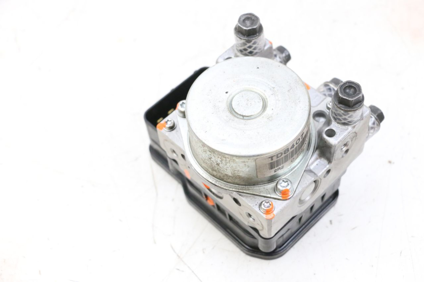 photo de ABS PUMP PEUGEOT SATELIS 125 (2013 - 2018) - Technical close-up