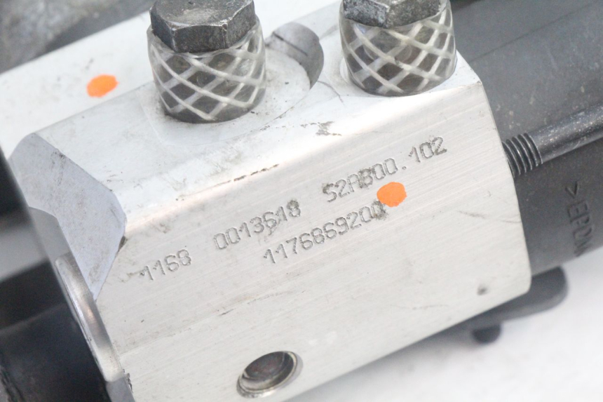 photo de ABS PUMP PEUGEOT SATELIS 125 (2006 - 2009) - Fixing points details