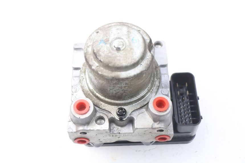 photo de ABS PUMP TRIUMPH SPRINT ST ABS 1050 (2005 - 2007) - Main view