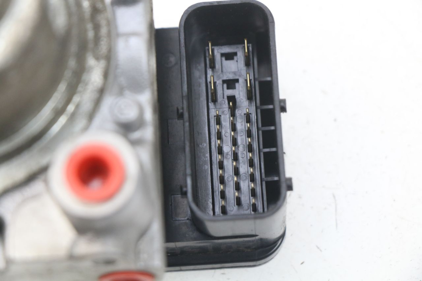 photo de ABS PUMP TRIUMPH SPRINT ST ABS 1050 (2005 - 2007) - Surface and material condition