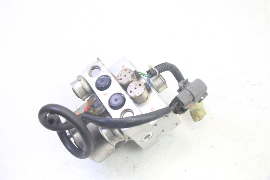 photo de ABS PUMP YAMAHA TDM ABS 900 (2002 - 2014) - Technical close-up