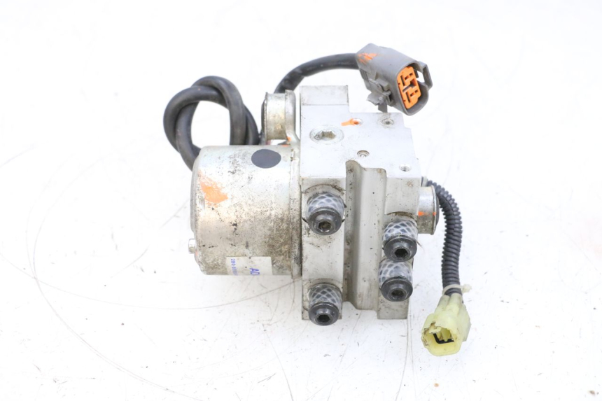 photo de ABS PUMP YAMAHA TDM ABS 900 (2002 - 2014) - Surface and material condition