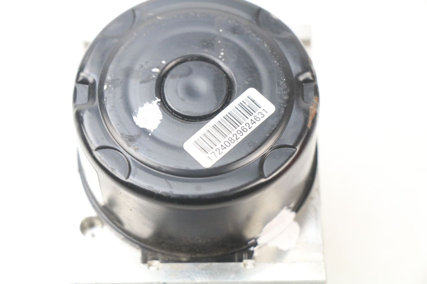 photo de ABS PUMP PIAGGIO VESPA GTS SUPER IE 125 (2009 - 2016) - Technical close-up