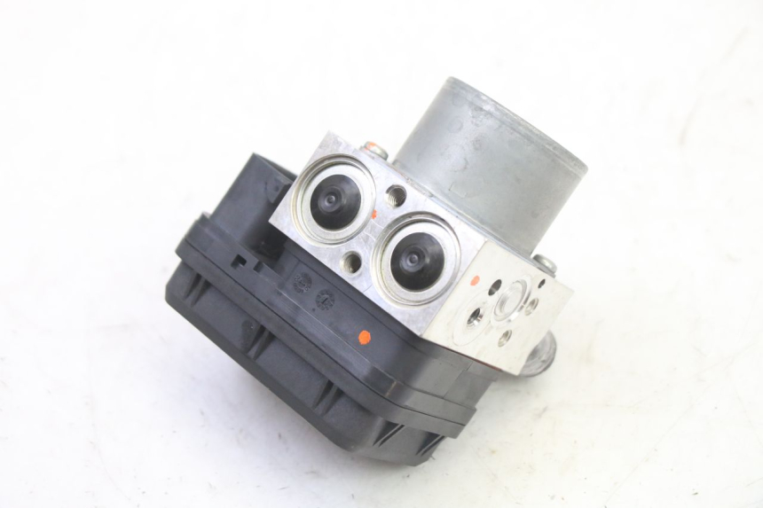 photo de ABS PUMP YAMAHA XMAX X-MAX 125 (2021 - 2025) - Fixing points details