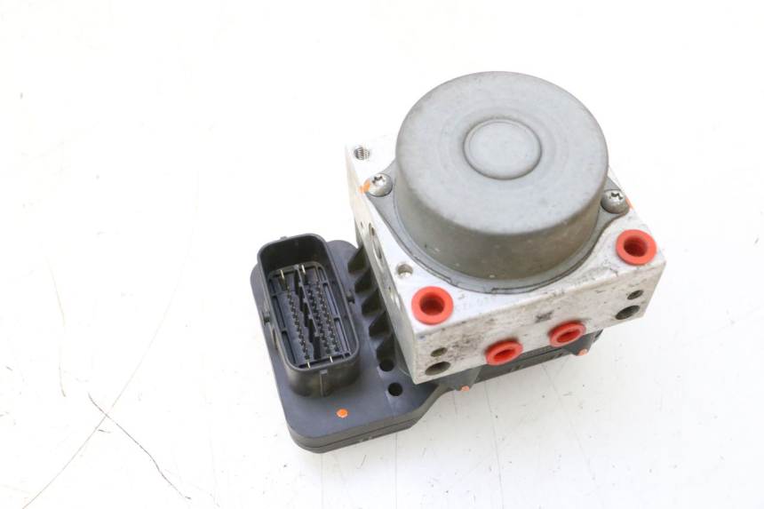 photo de ABS PUMP YAMAHA X-MAX XMAX 125 (2010 - 2013) - Zoom on usage condition