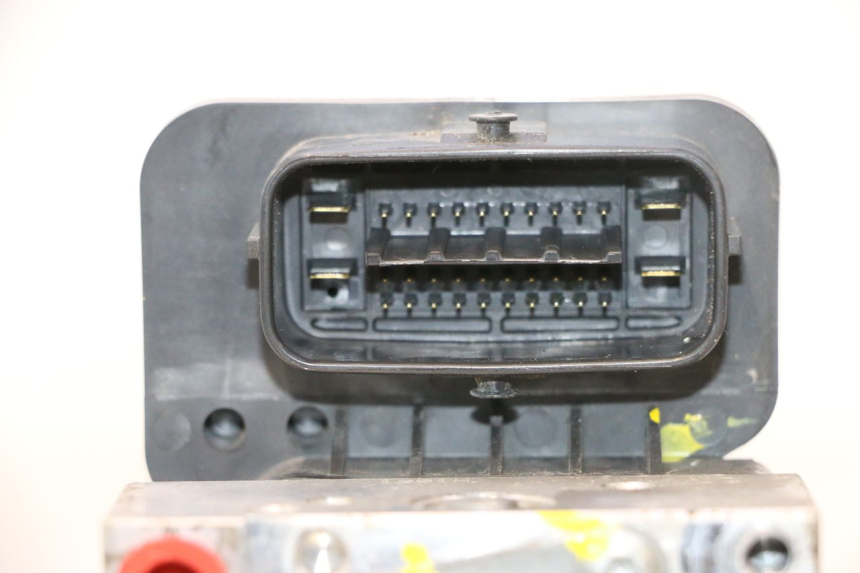 photo de ABS PUMP YAMAHA X-MAX XMAX 125 (2010 - 2013) - Zoom on usage condition