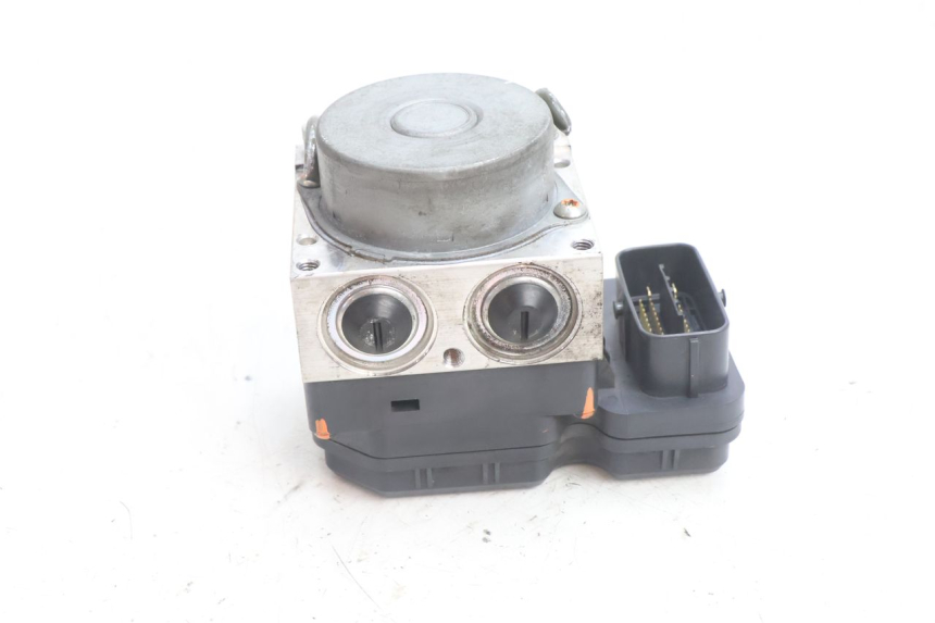 photo de ABS PUMP YAMAHA X-MAX XMAX 125 (2010 - 2013) - Surface and material condition