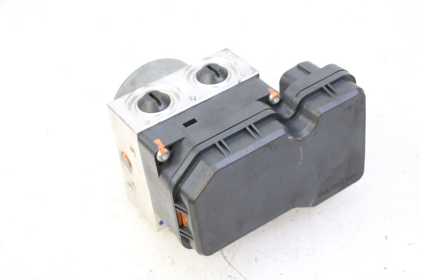 photo de ABS PUMP YAMAHA XJ6 ABS 600 (2008 - 2016) - Fixing points details