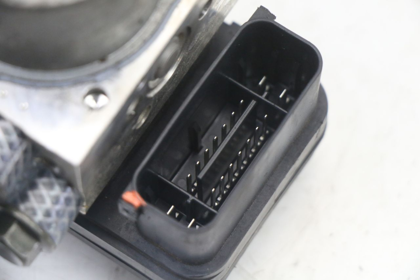 photo de ABS PUMP YAMAHA YP T-MAX TMAX 530 (2017 - 2020) - Zoom on usage condition