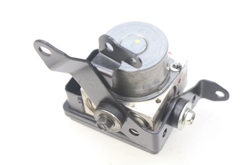 photo de ABS PUMP KAWASAKI Z 650 (2016 - 2019) - Fixing points details