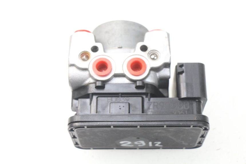 photo de ABS PUMP KAWASAKI Z Z900 900 (2017 - 2019) - Alternative perspective