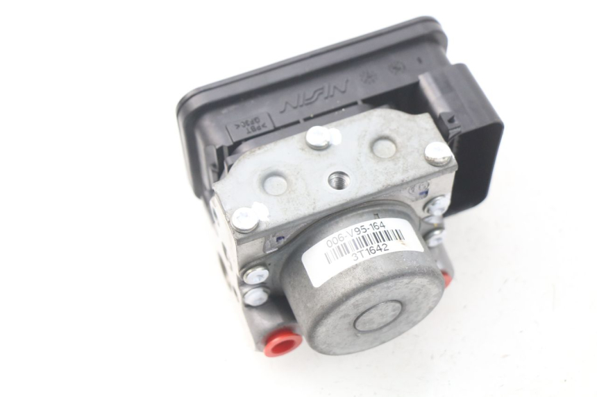 photo de ABS PUMP KAWASAKI Z Z900 900 (2017 - 2019) - Technical close-up