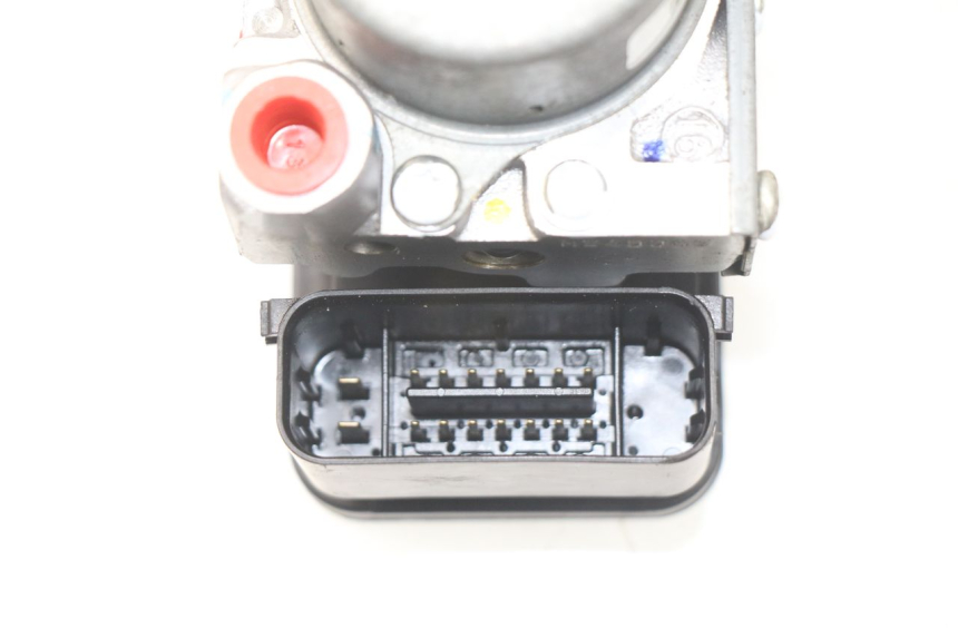 photo de ABS PUMP KAWASAKI Z Z900 900 (2017 - 2019) - Fixing points details