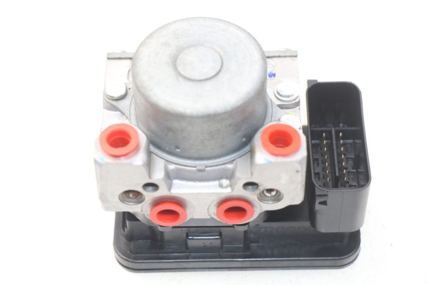 photo de ABS PUMP KAWASAKI Z Z900 900 (2017 - 2019) - Surface and material condition