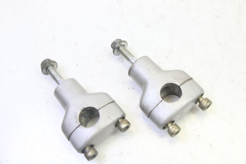 photo de HANDLEBAR RISERS HYOSUNG GV AQUILA 125 (2000 - 2009) - Component detail