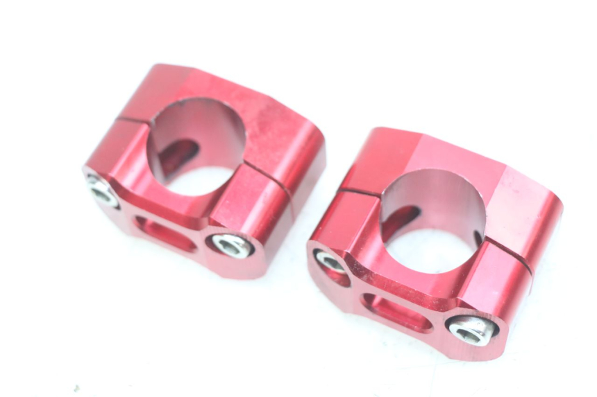 photo de HANDLEBAR RISERS HONDA CR 125 (1995 - 1997) - Technical close-up