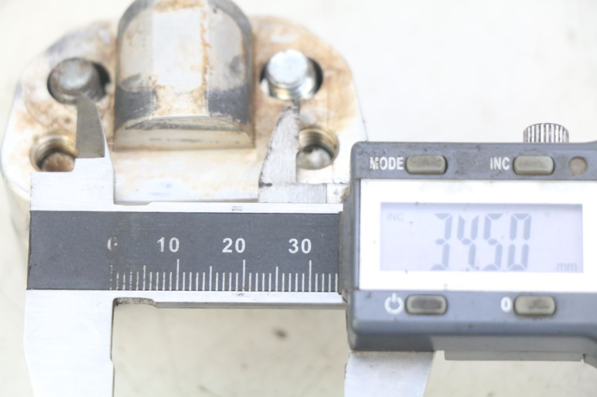 photo de HANDLEBAR RISER HONDA CR 80 (2001 - 2003) - Zoom on usage condition