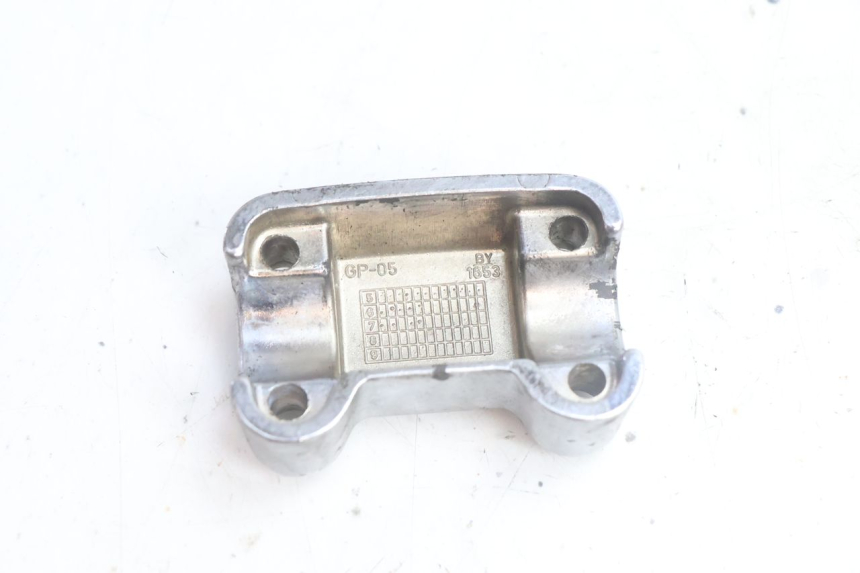 photo de HANDLEBAR RISERS MBK DAKOTA 50 (2003 - 2008) - Technical close-up