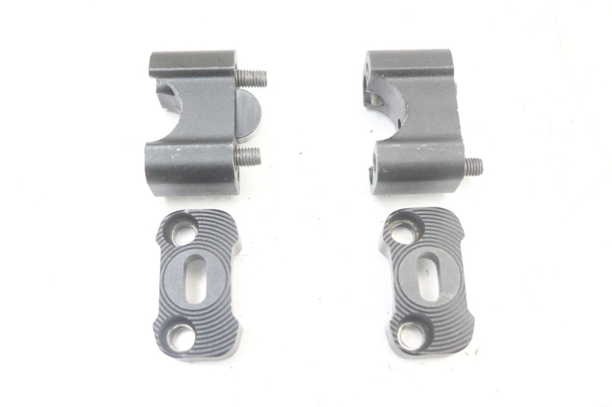 photo de HANDLEBAR RISERS DERBI SENDA SM DRD X-TREME 50 (2011 - 2017) - Alternative perspective