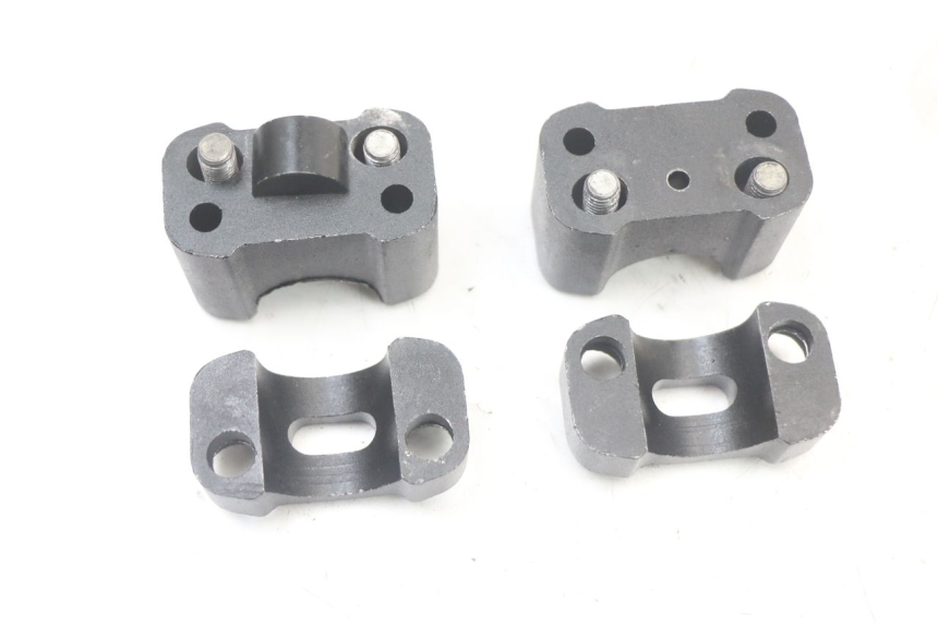 photo de HANDLEBAR RISERS DERBI SENDA SM DRD X-TREME 50 (2011 - 2017) - Technical close-up