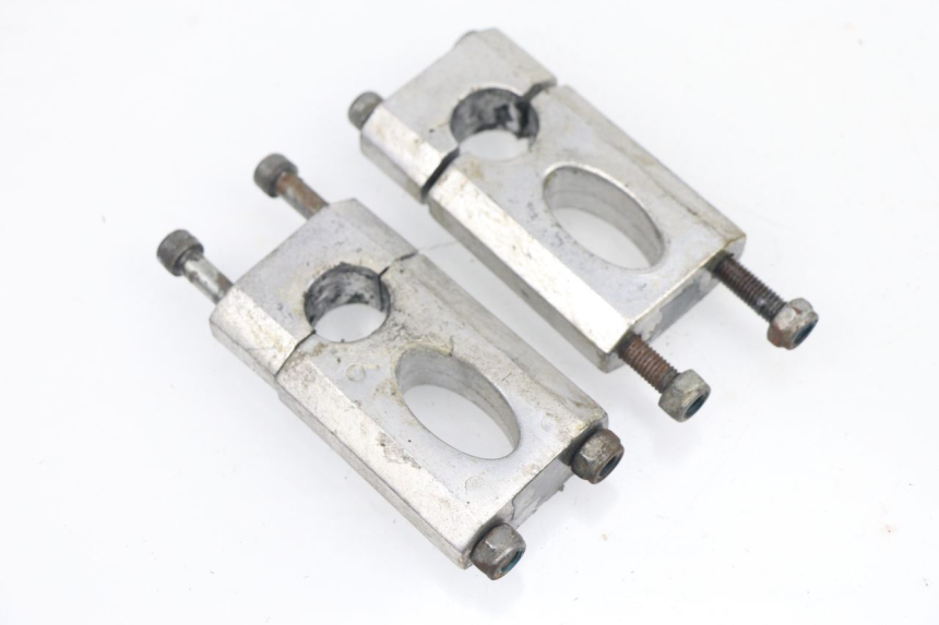 photo de HANDLEBAR RISERS APOLLO DIRT BIKE 140 (2010 - 2020) - Component detail