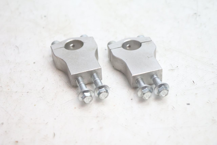 photo de HANDLEBAR RISERS MINI MX DRIFT 150 - Alternative perspective