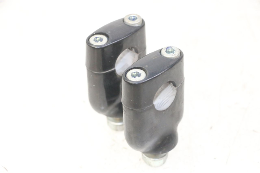 photo de HANDLEBAR RISERS HONDA FORZA ABS 300 (2013 - 2017) - Zoom on usage condition